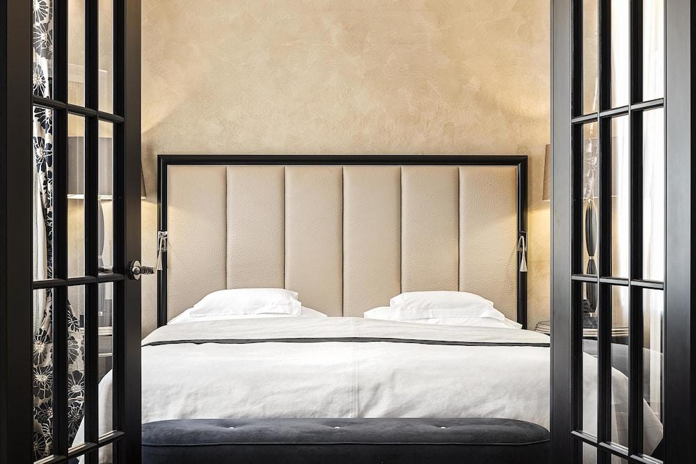 Hotel Bayerischer Hof Monachium Zewnętrze zdjęcie A bedroom at the Mandarin Oriental, Paris