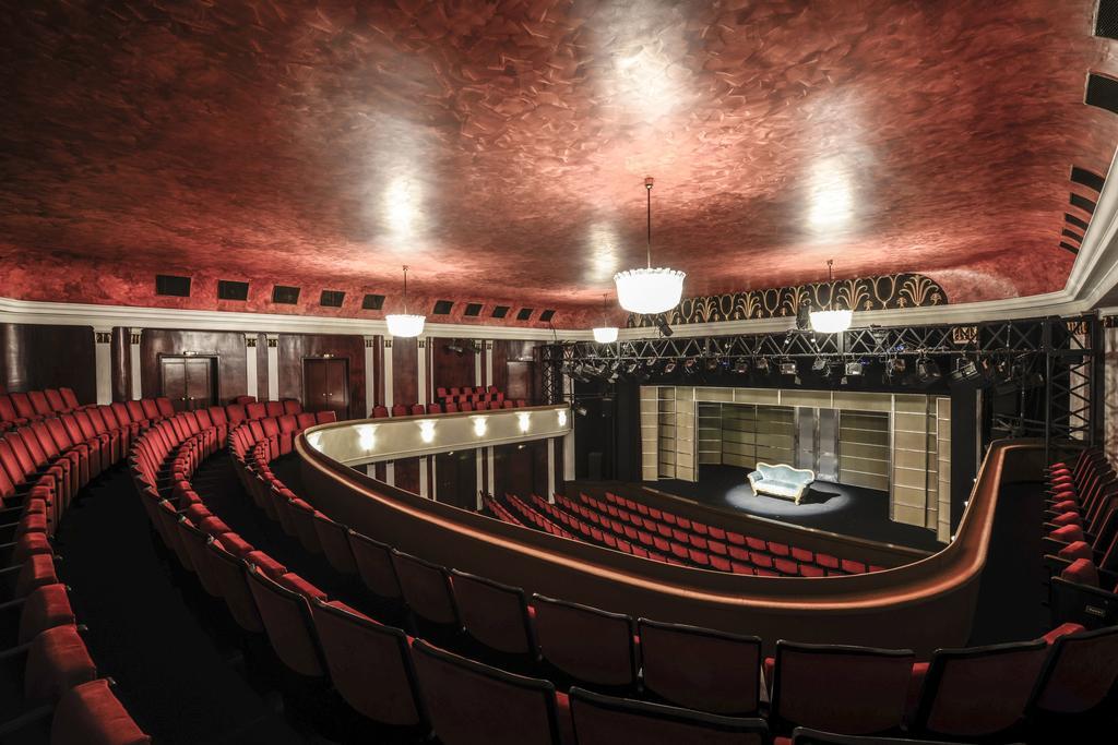 Hotel Bayerischer Hof Monachium Zewnętrze zdjęcie The interior of the restored theatre